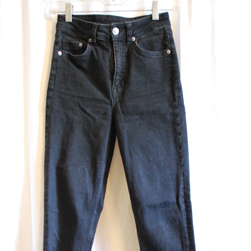 High Waisted Black H & M Cropped Jeans Wedgie Fit